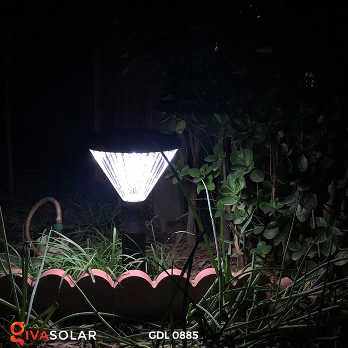 Đèn chiếu sáng sân vườn năng lượng mặt trời GDL0885 10