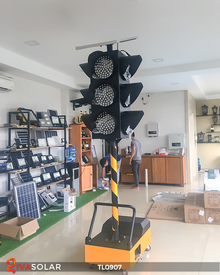 Cây đèn tín hiệu giao thông năng lượng mặt trời TL0907 9