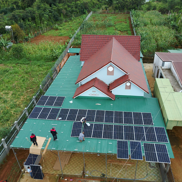 Hoàn thành lắp đặt hệ thống điện mặt trời áp mái quy mô lớn 45kWp tại Đắk Nông 9
