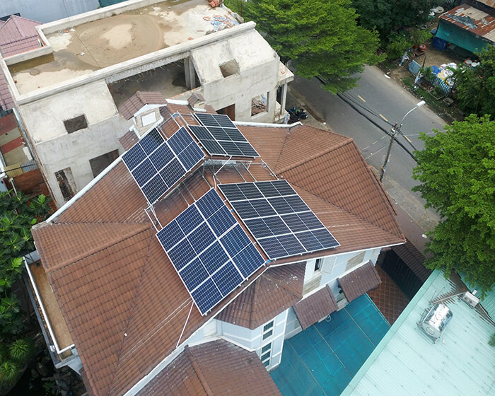 Hoàn thành hệ thống điện mặt trời 10kWp cho sinh hoạt gia đình ở Bình Tân 4