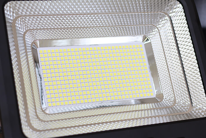 Đèn pha LED sử dụng điện mặt trời GV9200 - 200W 11