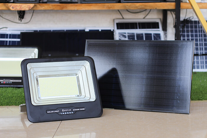Đèn pha LED sử dụng điện mặt trời GV9200 - 200W 6