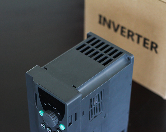 Inverter bơm nước năng lượng mặt trời PV500-0040G3 (4kW) 15