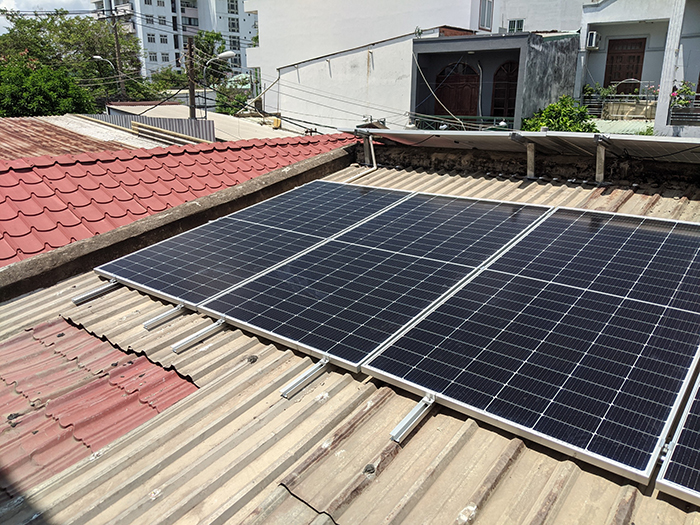 Lắp đặt điện mặt trời công suất 7.5 kWp tại quận 9 11