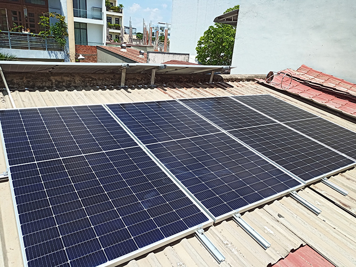 Lắp đặt điện mặt trời công suất 7.5 kWp tại quận 9 7