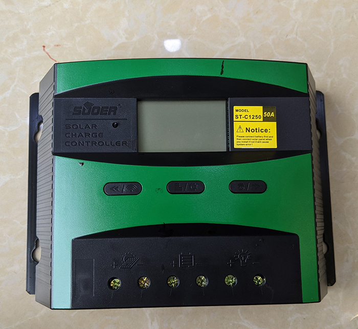 Điều khiển sạc pin năng lượng mặt trời ST-C1250 50A 4